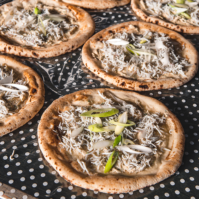 釜揚げしらすと長ネギのピザ | 浜野水産 湘南丸